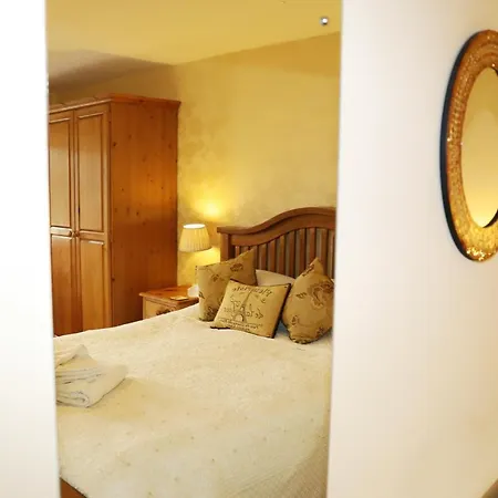 Elmfield House ゲストハウス ベデール