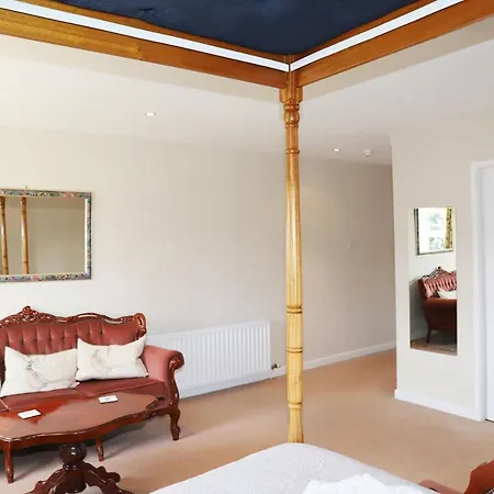 Elmfield House ゲストハウス 4*