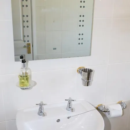 ゲストハウス Elmfield House ベデール