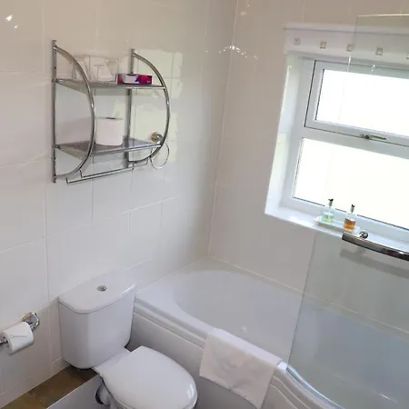 Elmfield House ゲストハウス 4*