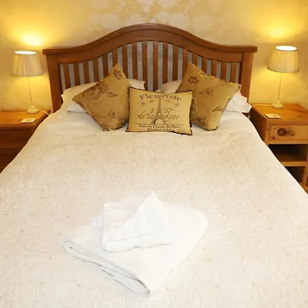 Elmfield House ゲストハウス 4*