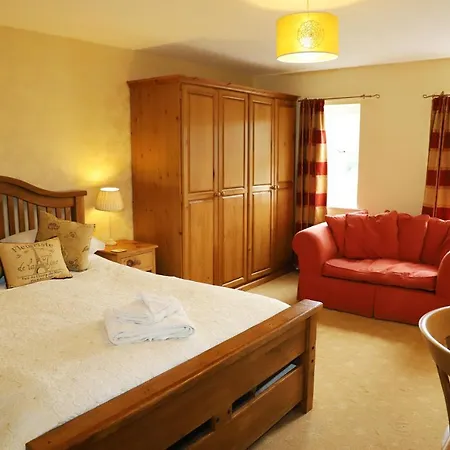Elmfield House 4*